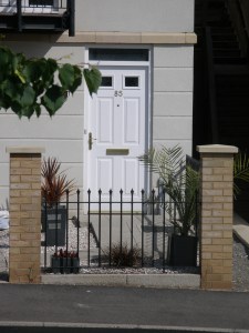 image of house built with ramp to front door 